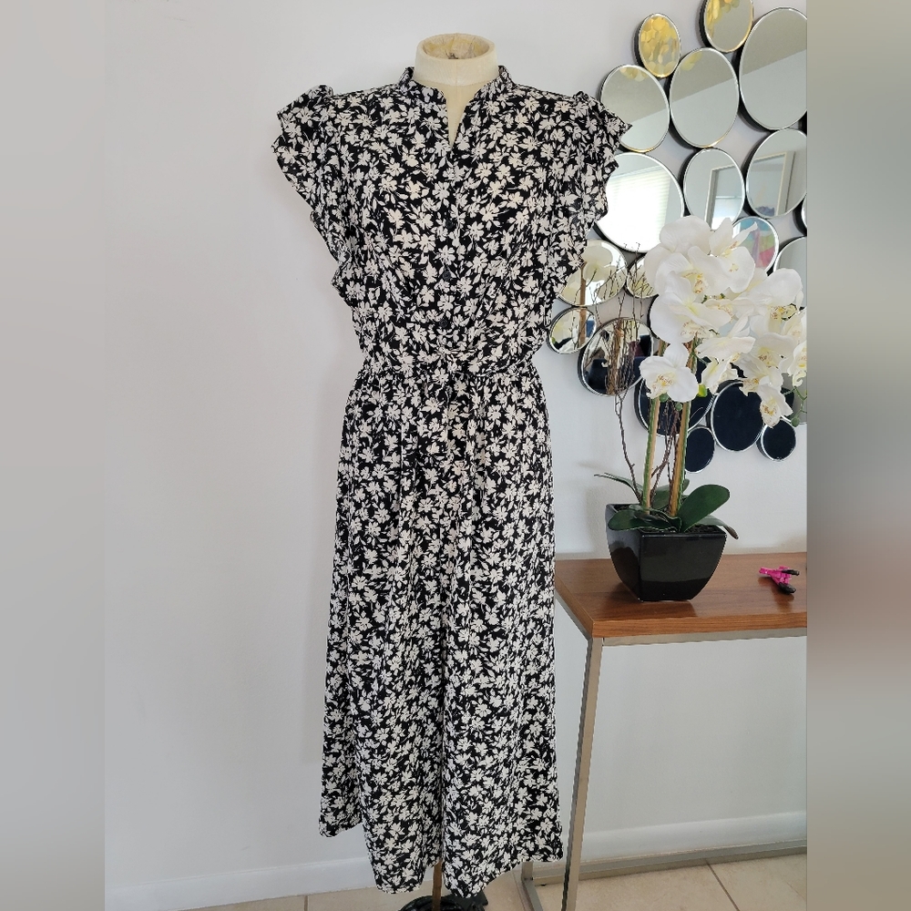 NWT Maggy London Sz 6 Flutter Sleeve Pantsuit